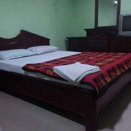 Iroomz Akhil Residency, Vijayawāda Esterno foto