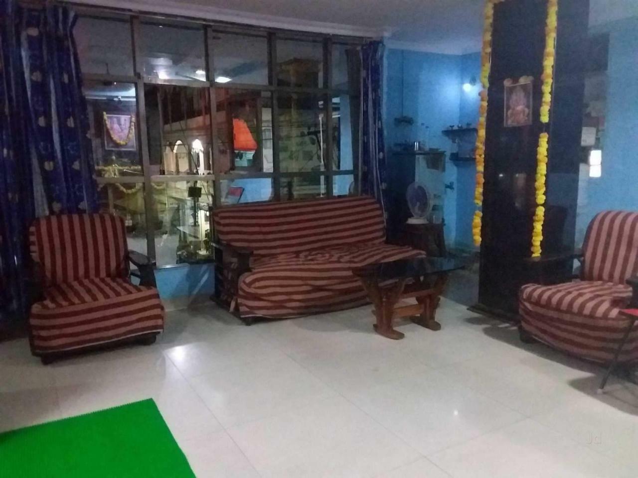Iroomz Akhil Residency, Vijayawāda Esterno foto